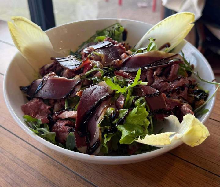 Salade de magret de canard fumé Valergues